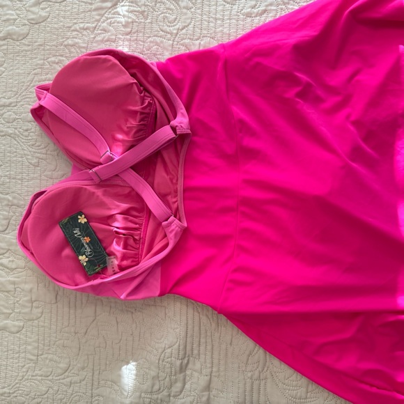 Swimsuit - Picture 2 of 8